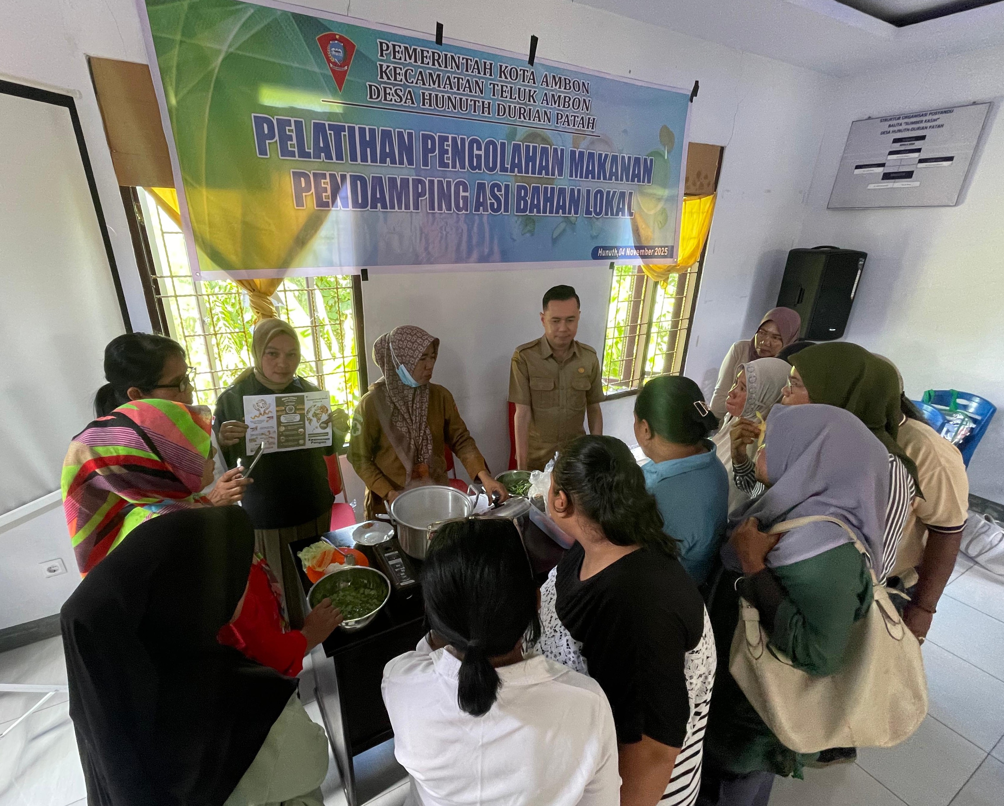 Pelatihan Pengolahan MP-ASI Berbahan Lokal bagi Kader Posyandu